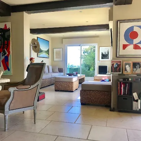 Superbe Individuelle Avec Piscine Et Tennis Privatifs