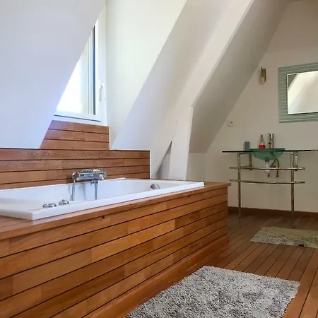Superbe Individuelle Avec Piscine Et Tennis Privatifs Willa *