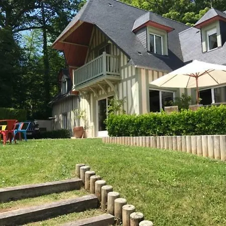 Superbe Individuelle Avec Piscine Et Tennis Privatifs *