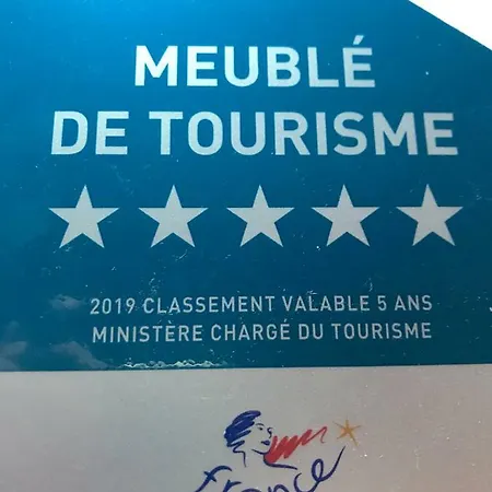 Superbe Individuelle Avec Piscine Et Tennis Privatifs *