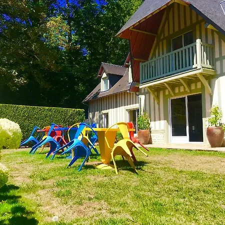 Superbe Individuelle Avec Piscine Et Tennis Privatifs *